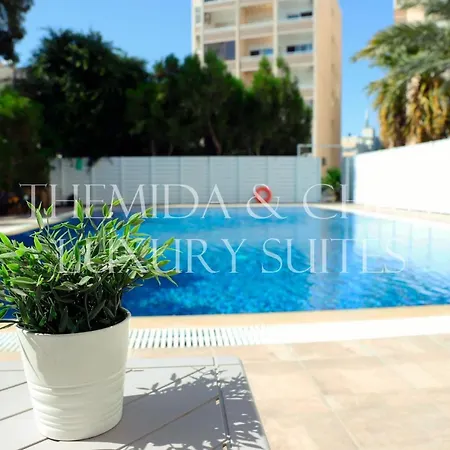 Διαμέρισμα Front-row - Skyline Retreat - Pool Access *