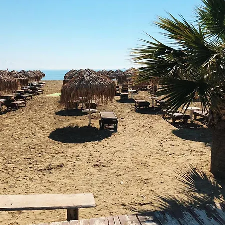 Апартаменты Front-row - Skyline Retreat - Pool Access Ларнака