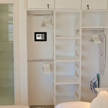 Front-row - Skyline Retreat - Pool Access