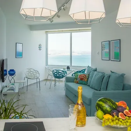 Luxury Penthouse 1br-seafront-seasonal Pool-central Apartment *