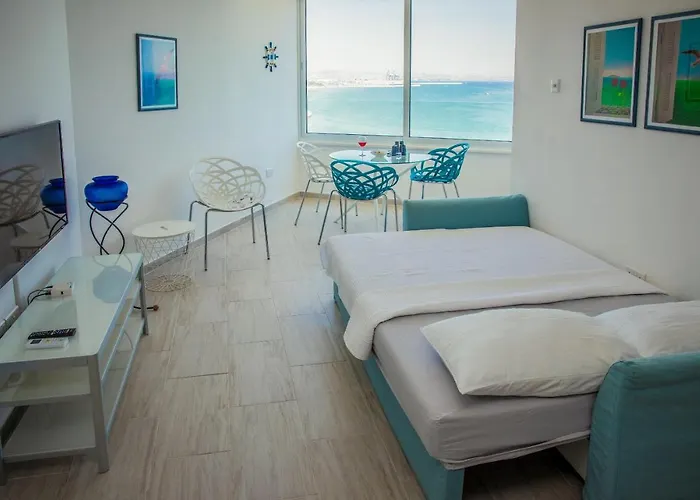 Front-row - Skyline Retreat - Pool Access Апартаменты *