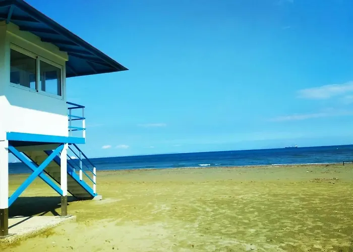 Front-row - Skyline Retreat - Pool Access Апартаменты Ларнака