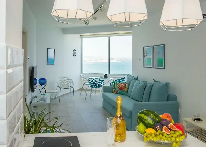 Front-row - Skyline Retreat - Pool Access Апартаменты *