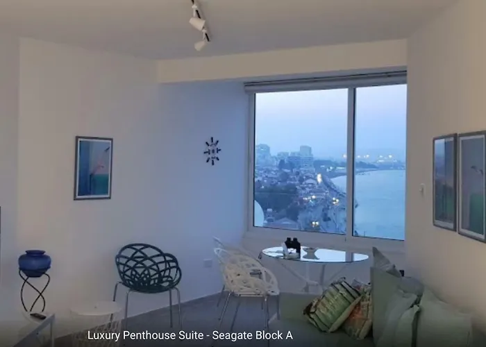 Front-row - Skyline Retreat - Pool Access Апартаменты Ларнака