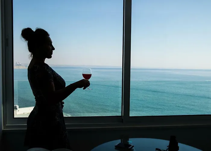 Front-row - Skyline Retreat - Pool Access * Ларнака