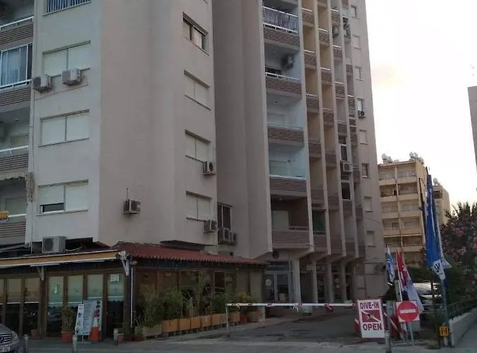 Front-row - Skyline Retreat - Pool Access Апартаменты