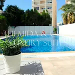 Apartment Front-row - Skyline Retreat - Pool Access *