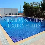 Front-row - Skyline Retreat - Pool Access *