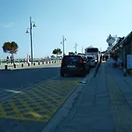 Front-row - Skyline Retreat - Pool Access Daire Larnaca