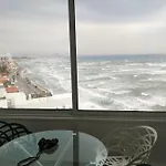 Front-row - Skyline Retreat - Pool Access * Larnaca