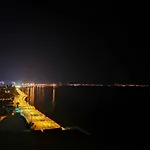 Daire Front-row - Skyline Retreat - Pool Access Larnaca