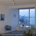 Front-row - Skyline Retreat - Pool Access Daire Larnaca