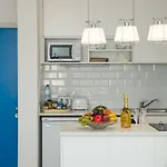 דירה Front-row - Skyline Retreat - Pool Access