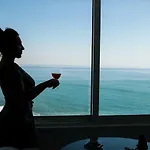 Front-row - Skyline Retreat - Pool Access * Larnaca