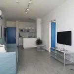 Front-row - Skyline Retreat - Pool Access