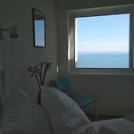 Front-row - Skyline Retreat - Pool Access *