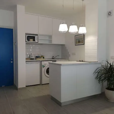 Апартаменты Front-row - Skyline Retreat - Pool Access Ларнака