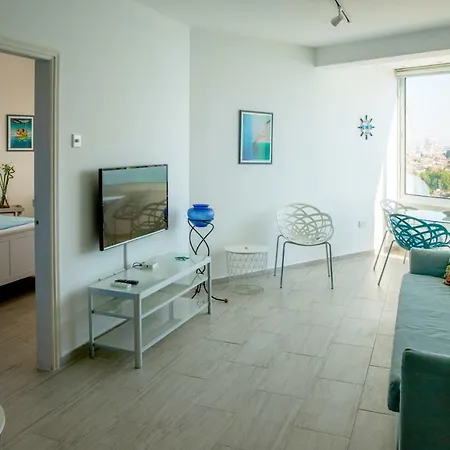 דירה Front-row - Skyline Retreat - Pool Access