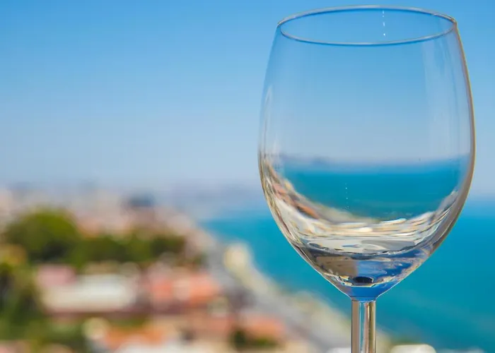 Apartment Front-row - Skyline Retreat - Pool Access *