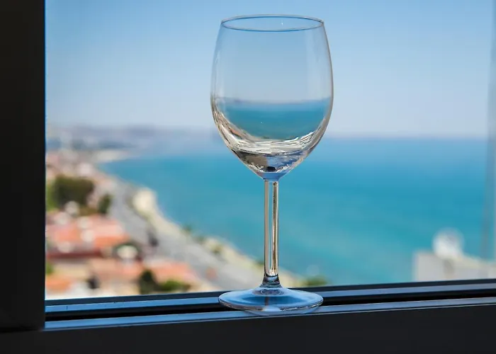 Апартаменти Front-row - Skyline Retreat - Pool Access *