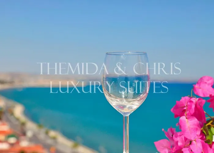 Апартаменти Front-row - Skyline Retreat - Pool Access *