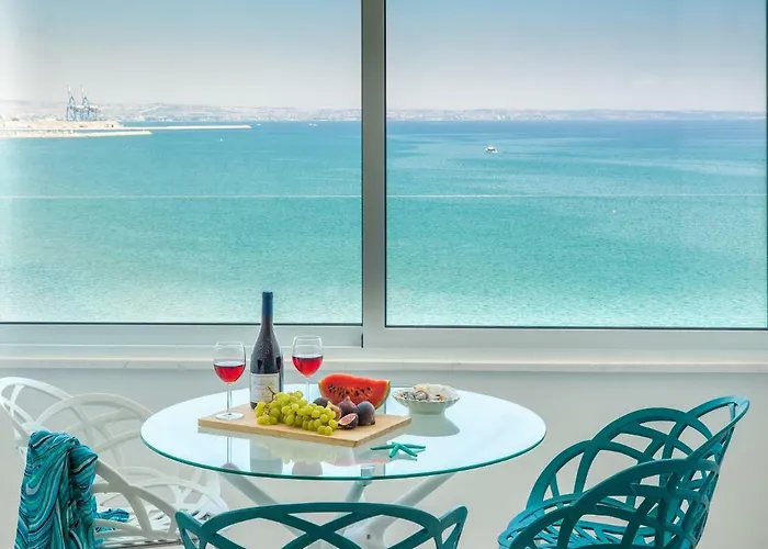 Апартаменти Front-row - Skyline Retreat - Pool Access