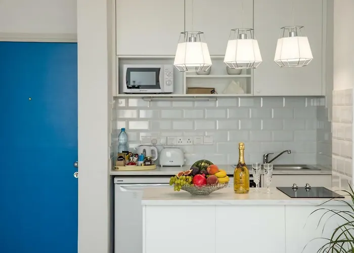 Апартаменти Front-row - Skyline Retreat - Pool Access