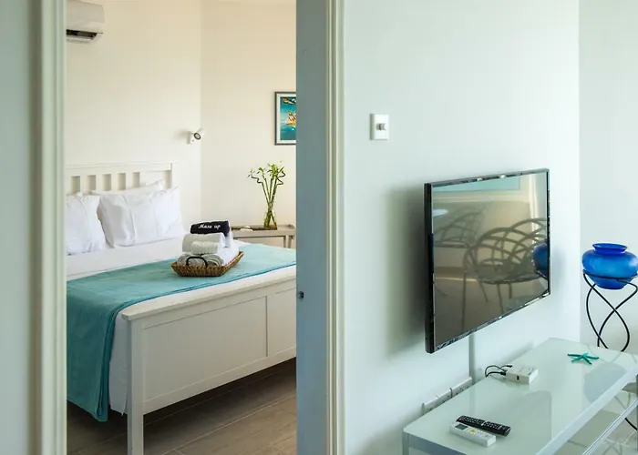 Front-row - Skyline Retreat - Pool Access * Ларнака