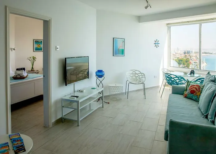 Апартаменти Front-row - Skyline Retreat - Pool Access