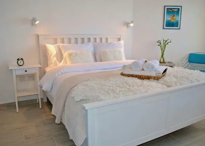 Front-row - Skyline Retreat - Pool Access Апартаменти Ларнака