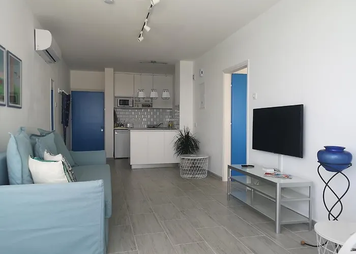 Front-row - Skyline Retreat - Pool Access