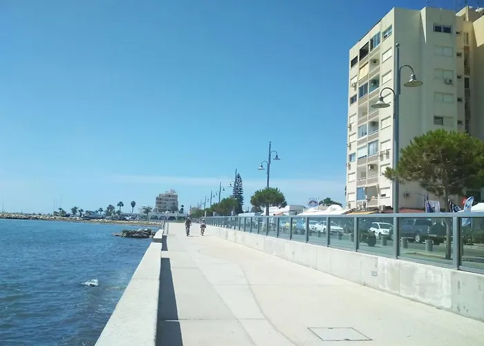 Front-row - Skyline Retreat - Pool Access