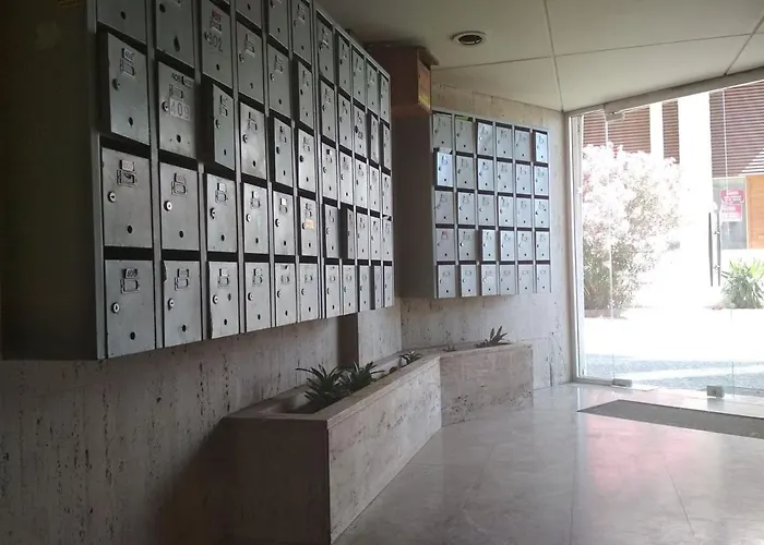 Апартаменти Front-row - Skyline Retreat - Pool Access *