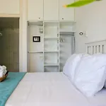 Front-row - Skyline Retreat - Pool Access شقة *